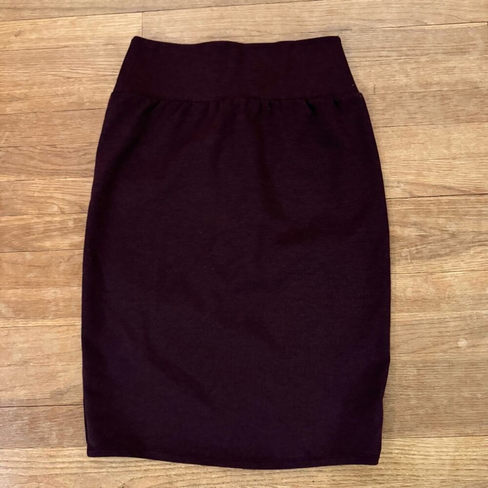 Apt. 9 plum knee length pencil skirt size small S
 b32